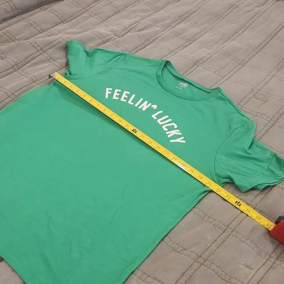 Old Navy Green 'Feelin' Lucky' Short Sleeve Tee Size L! - Picture 4 of 5